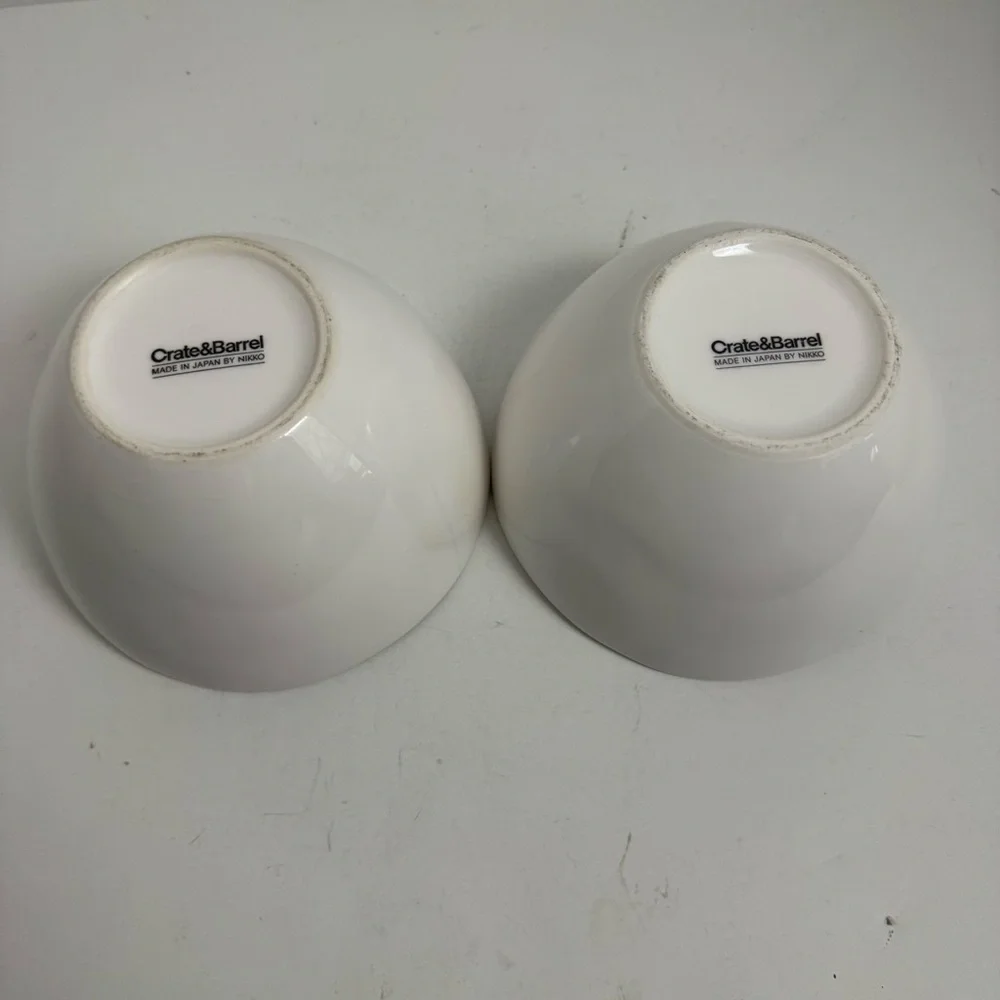Crate&Barrel White bowl Set Modern Minimalist Design